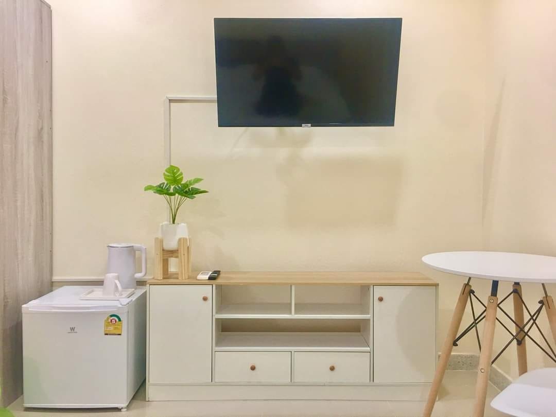 Condo — photo 2
