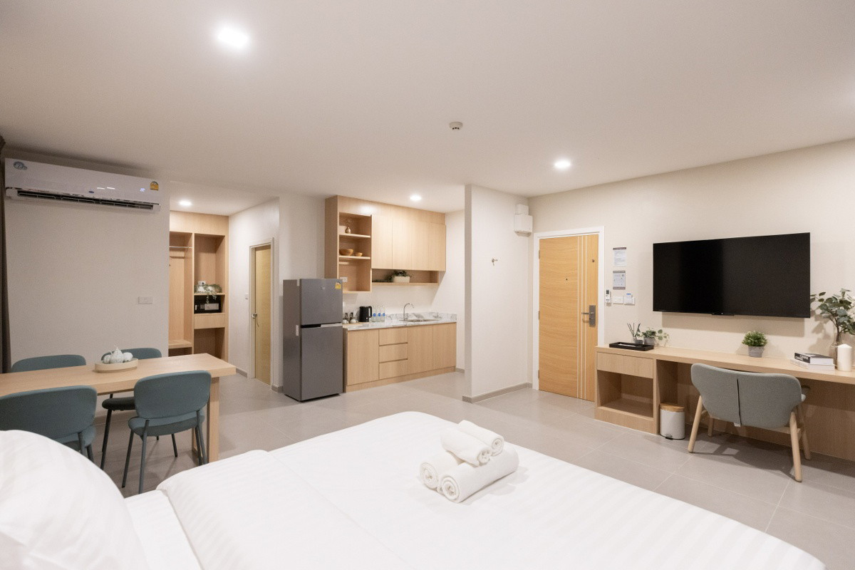 Condo — photo 1