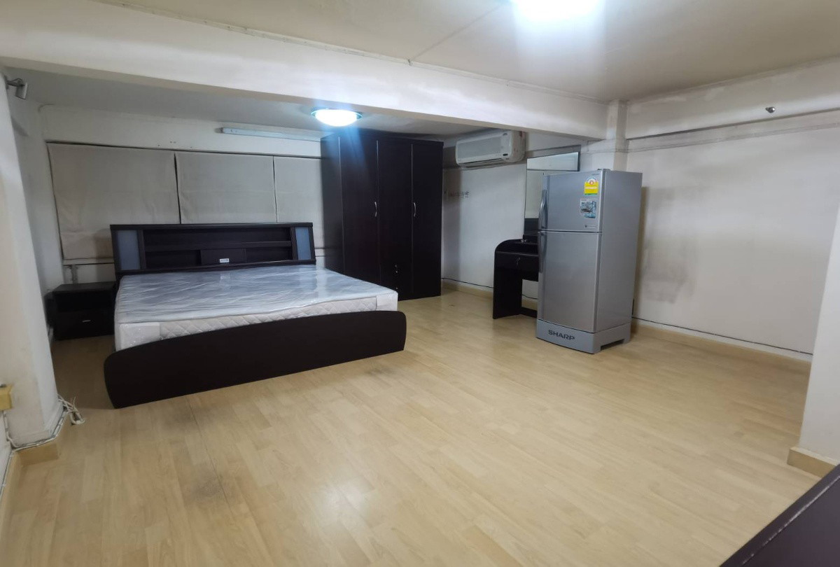 Condo · Bang Rak, bangkok — photo 1