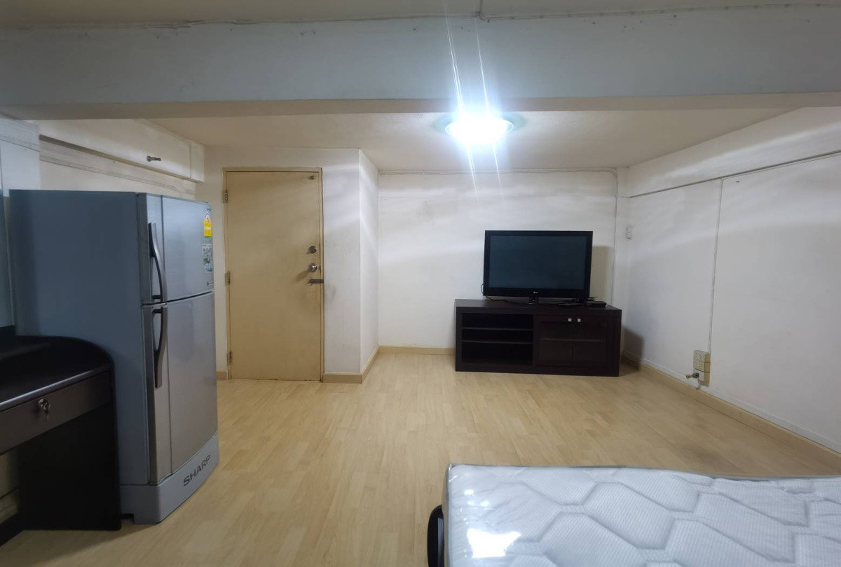 Condo · Bang Rak, bangkok — photo 2