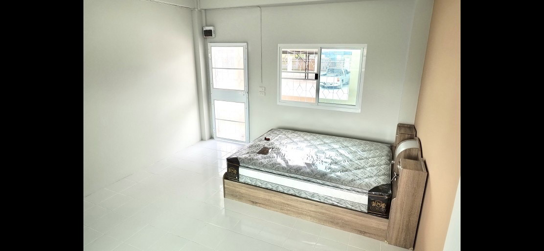 Condo — photo 1