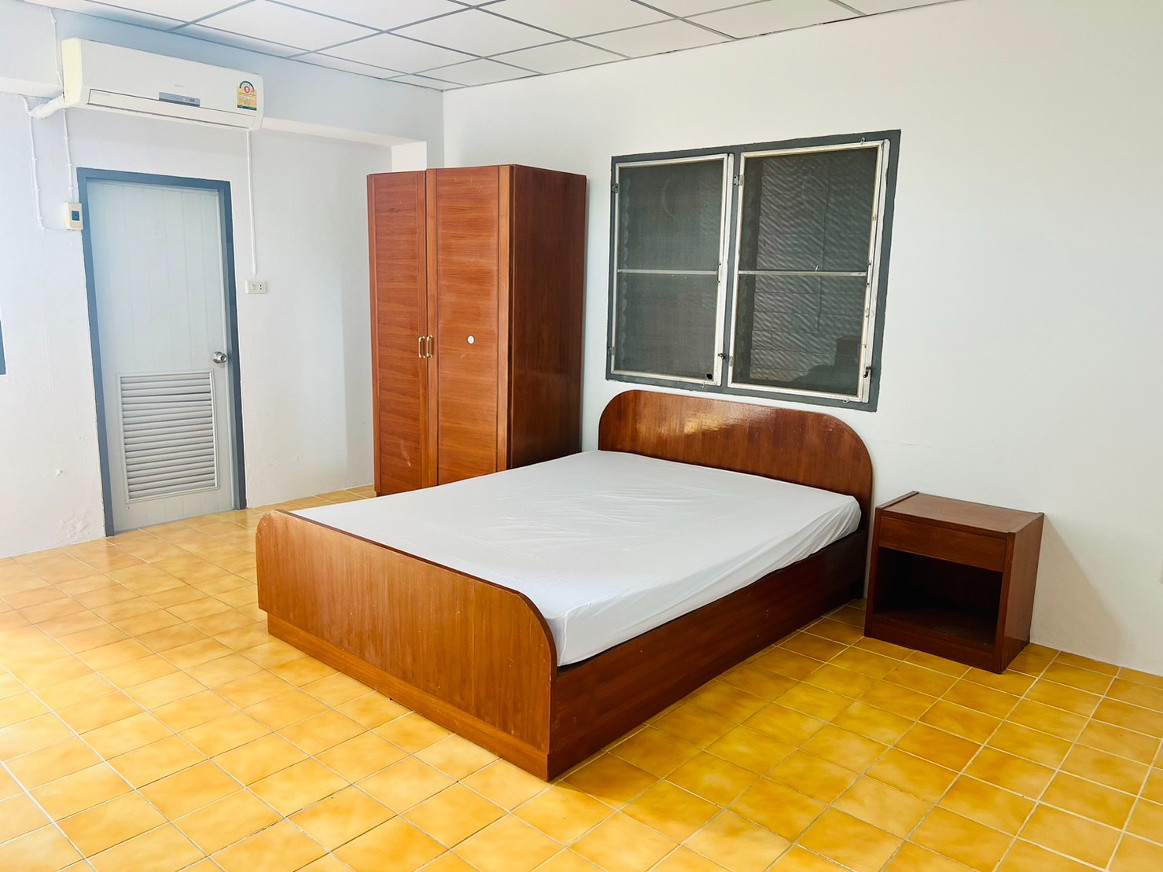 Condo · Mueang Chon Buri, chon_buri — photo 2