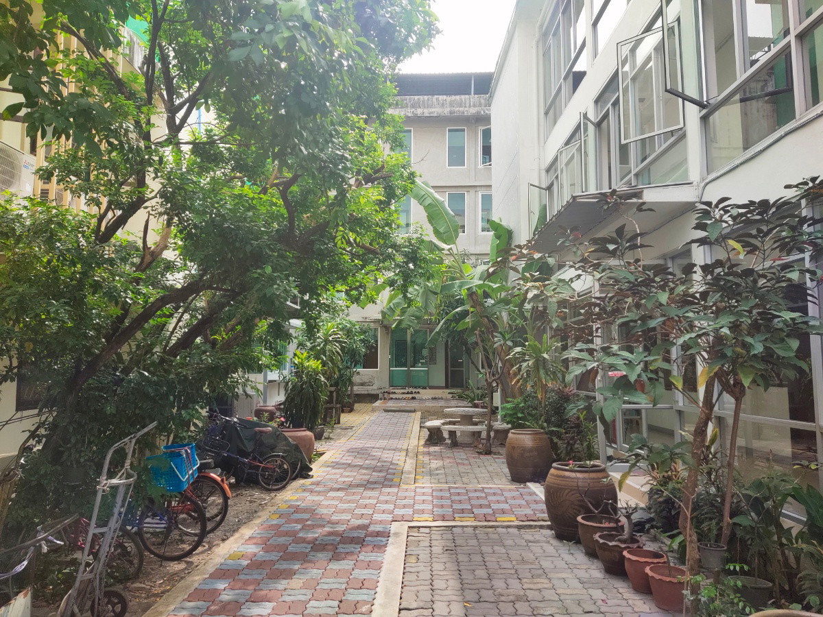 Condo · Bangkok Noi, bangkok — photo 1