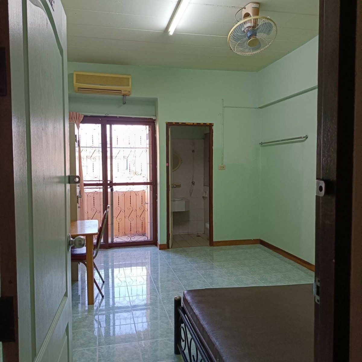 Bow Apartment — photo 5
