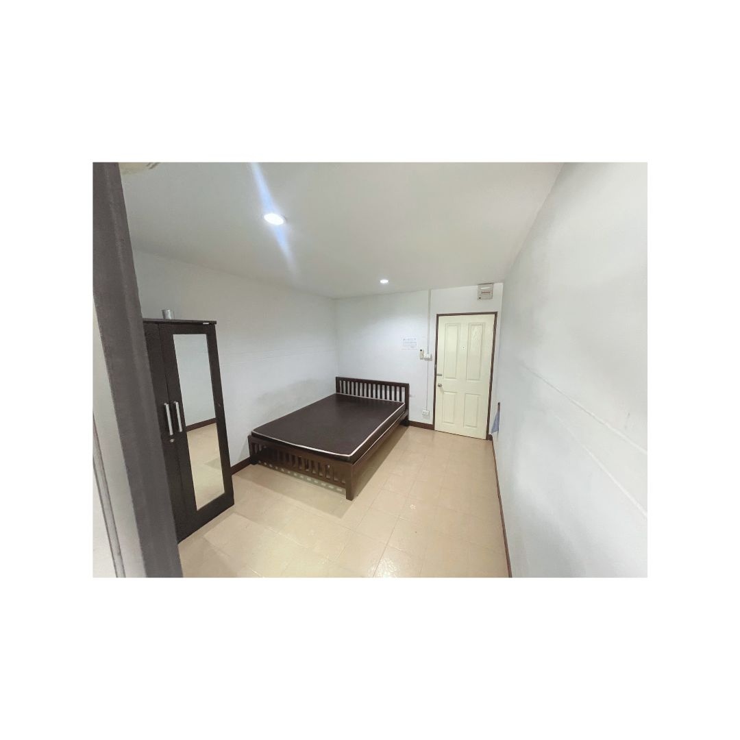 Condo · Bang Rak, bangkok — photo 1