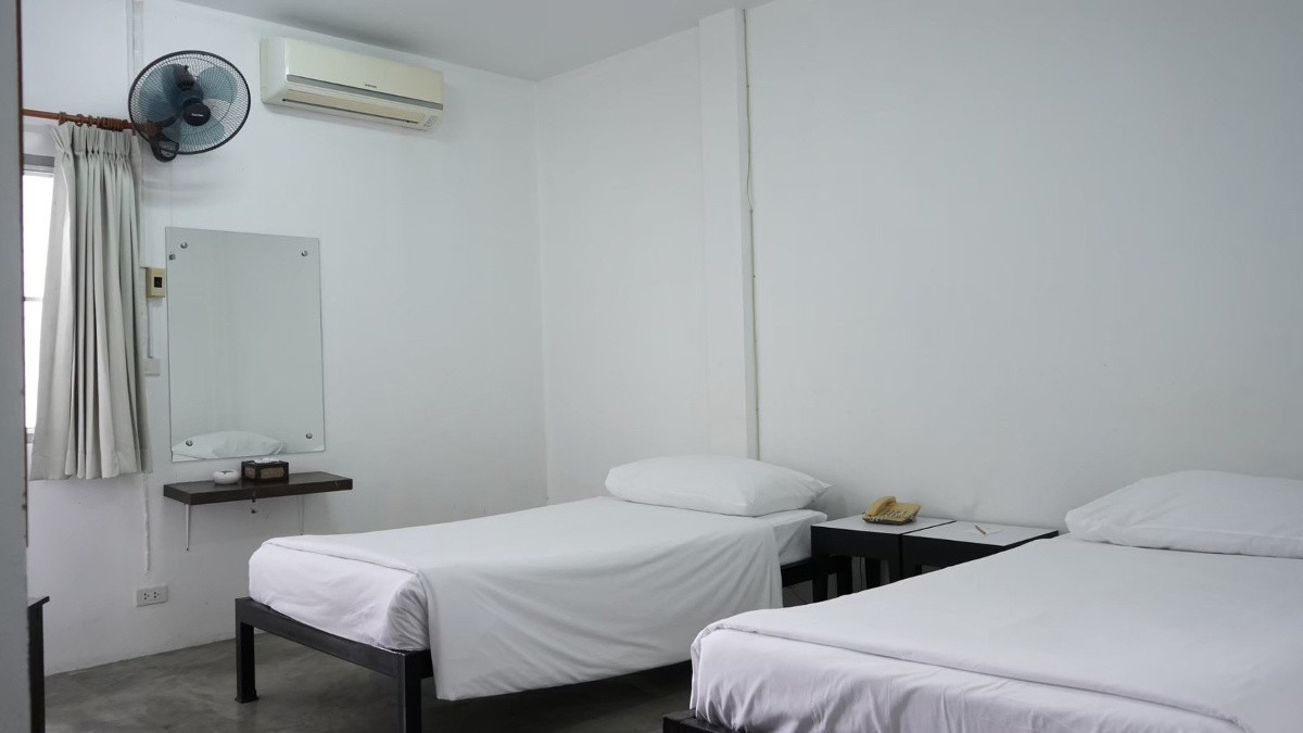 Condo — photo 1