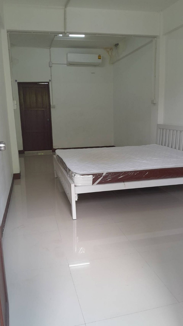 Condo — photo 2
