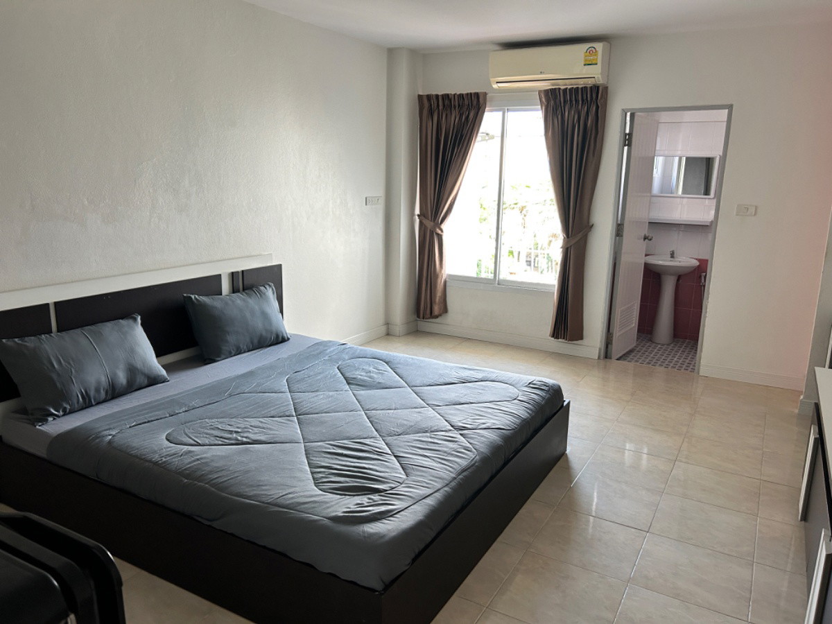 Condo · Mueang Chon Buri, chon_buri — photo 1