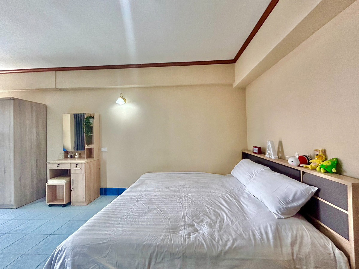 Condo · Wang Thonglang, bangkok — photo 4