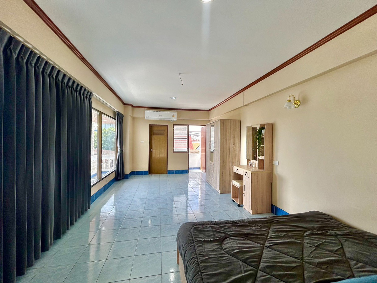 Condo · Wang Thonglang, bangkok — photo 5