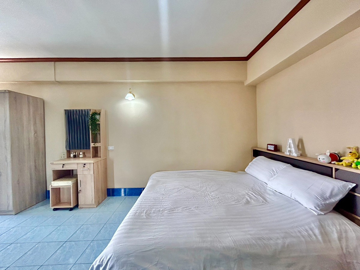 Condo · Wang Thonglang, bangkok — photo 5