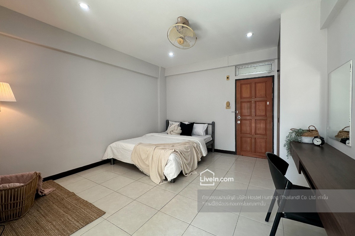 Condo · Wang Thonglang, bangkok — photo 1