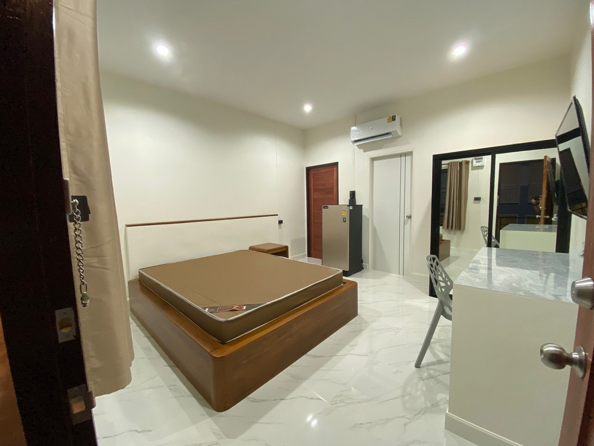 Condo — photo 1
