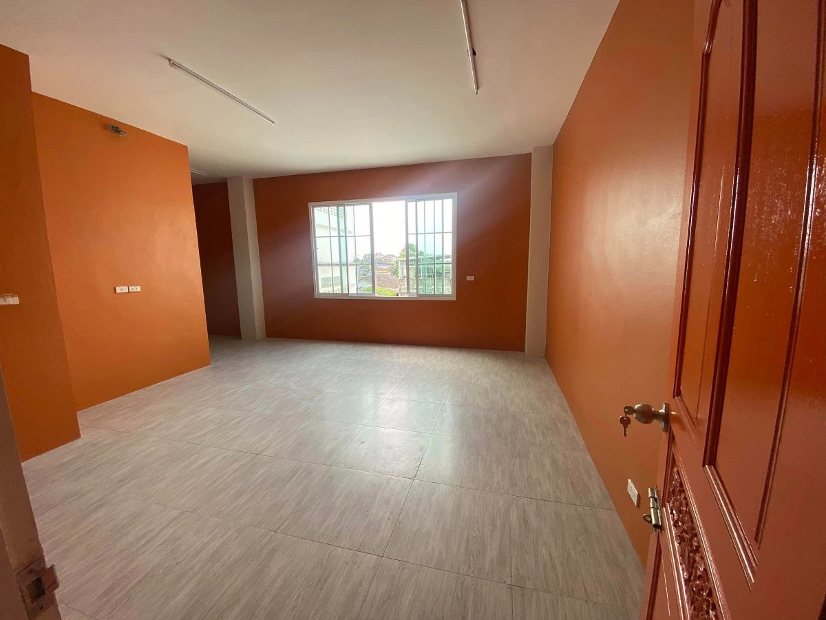 Condo — photo 2