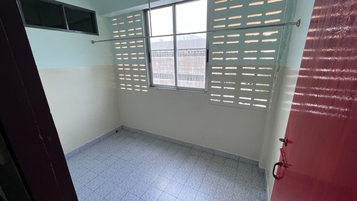Condo · Mueang Samut Prakan — photo 3
