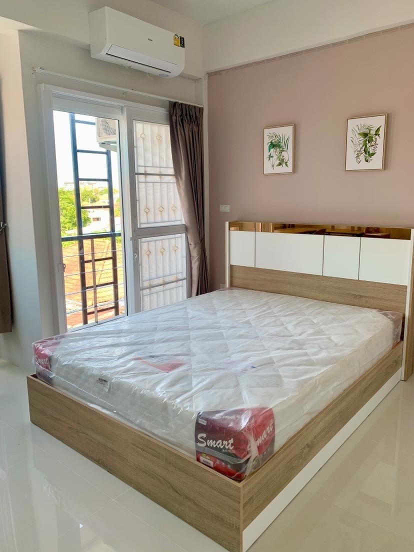 Condo · Mueang Chon Buri, chon_buri — photo 4