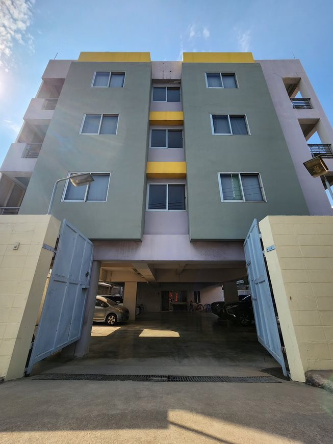 Condo · Thon Buri, bangkok — photo 1
