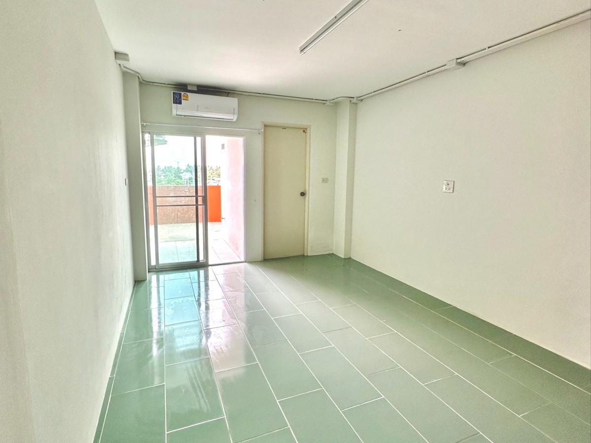Condo — photo 3