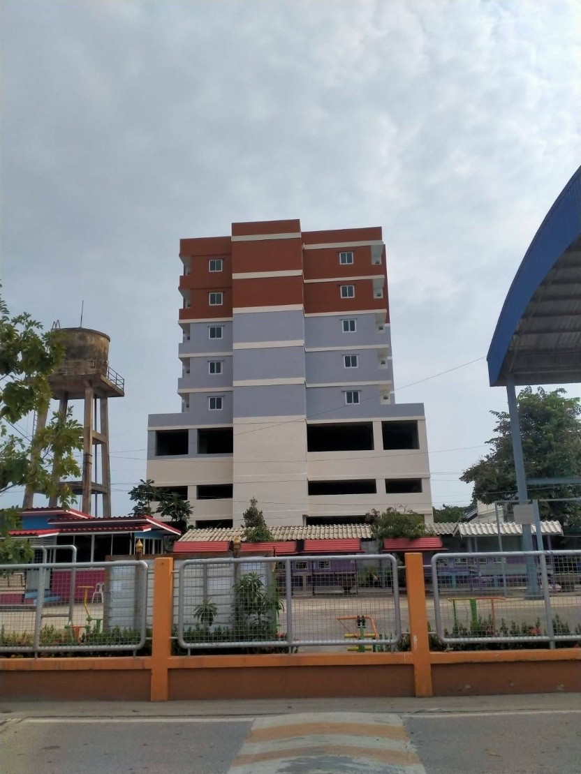 Condo — photo 1