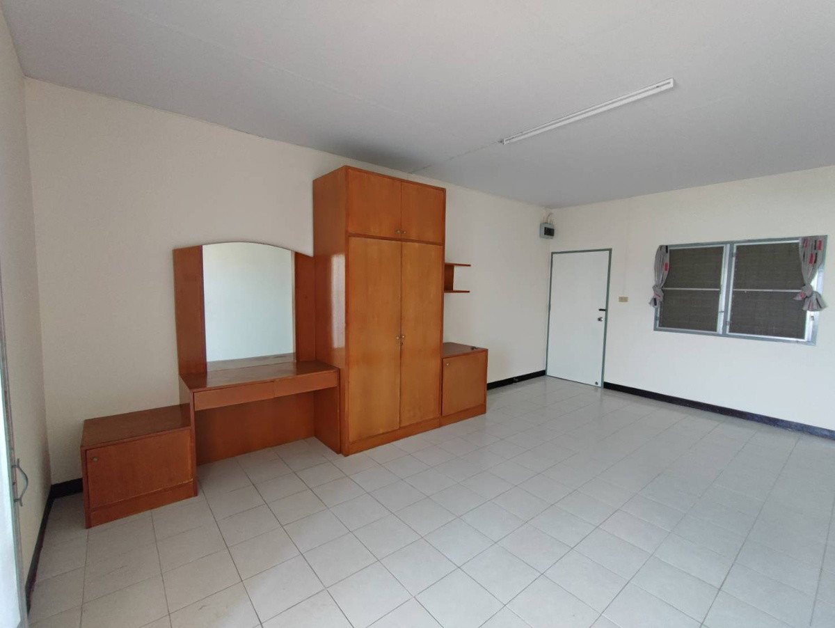 Condo — photo 1