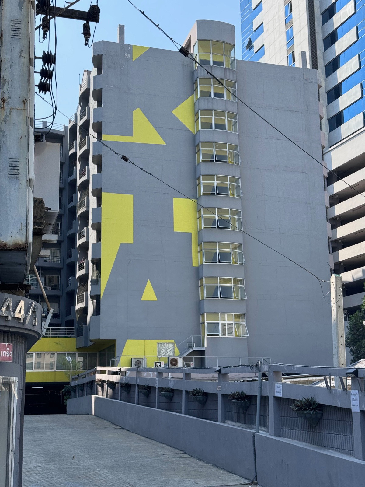 Condo · Khlong Toei, bangkok — photo 2