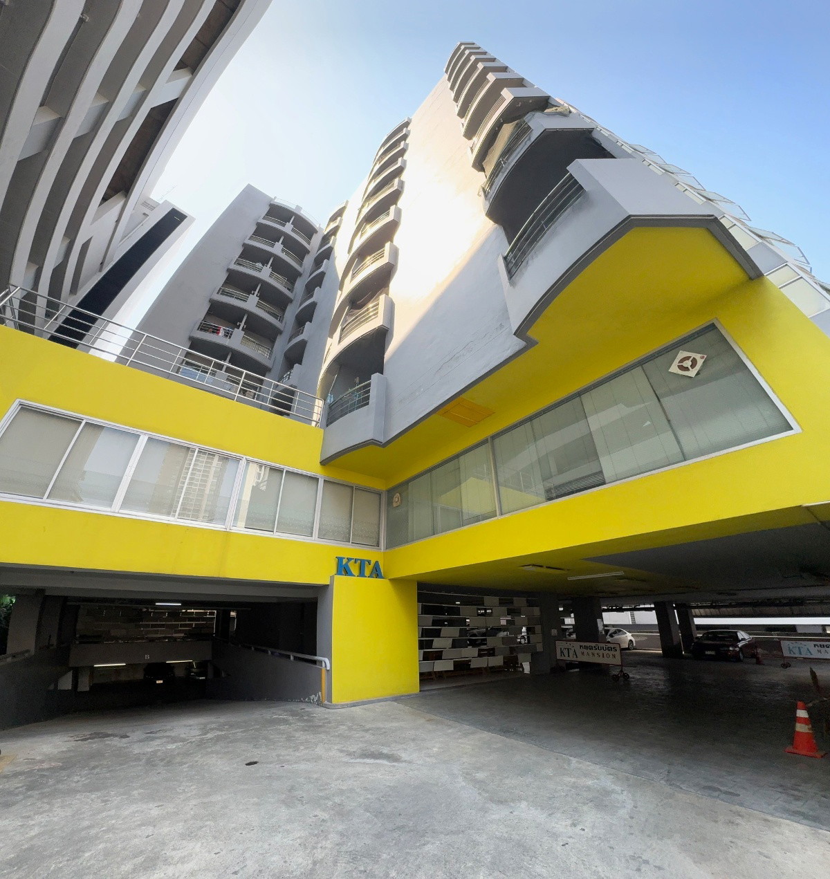 Condo · Khlong Toei, bangkok — photo 1