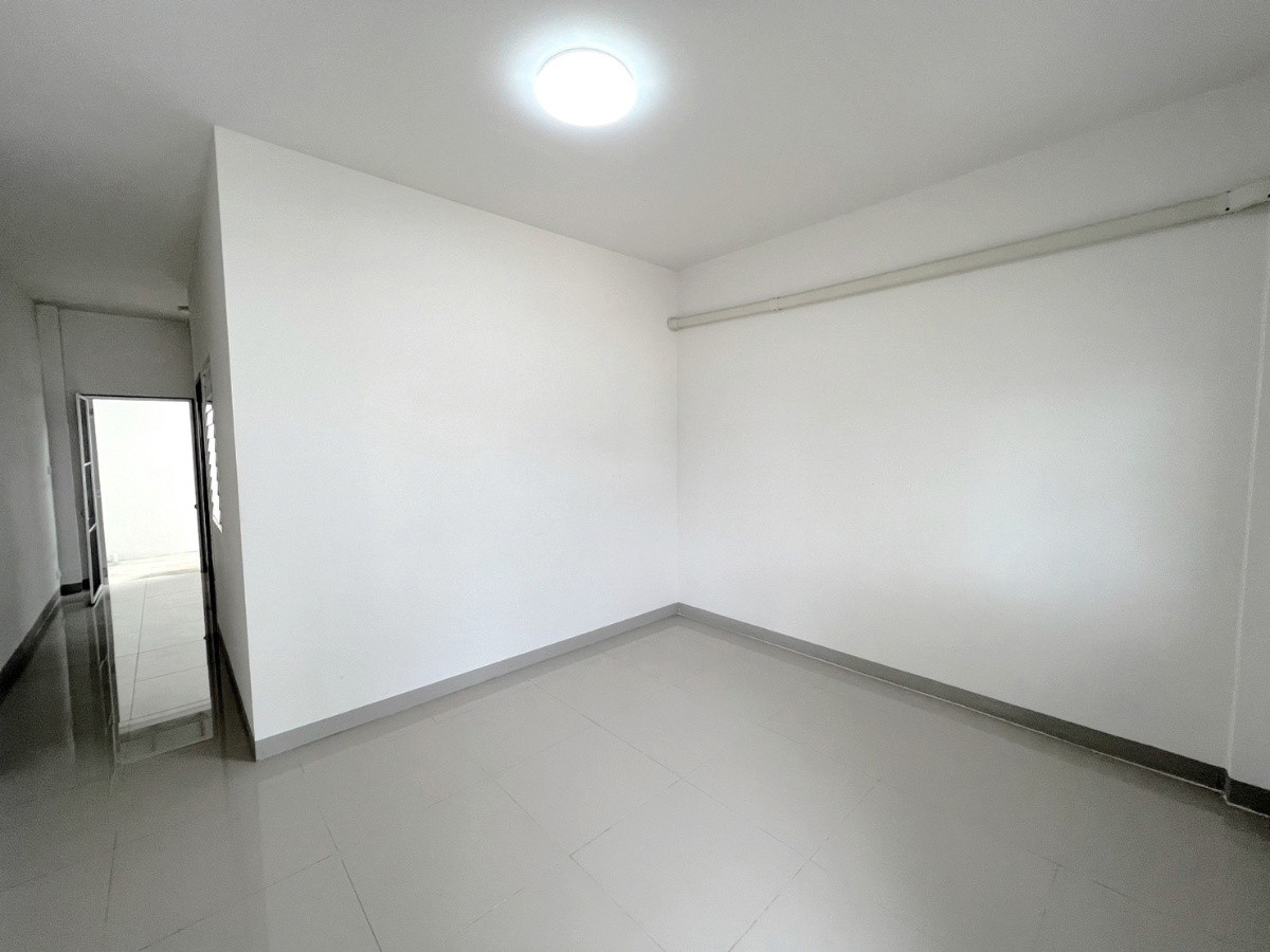 Condo — photo 3