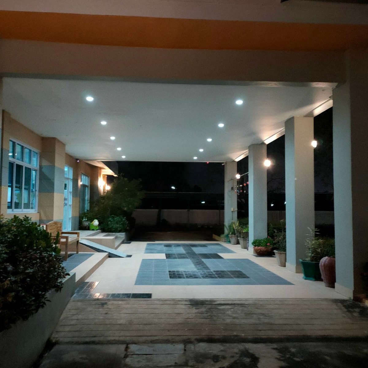 Condo — photo 5