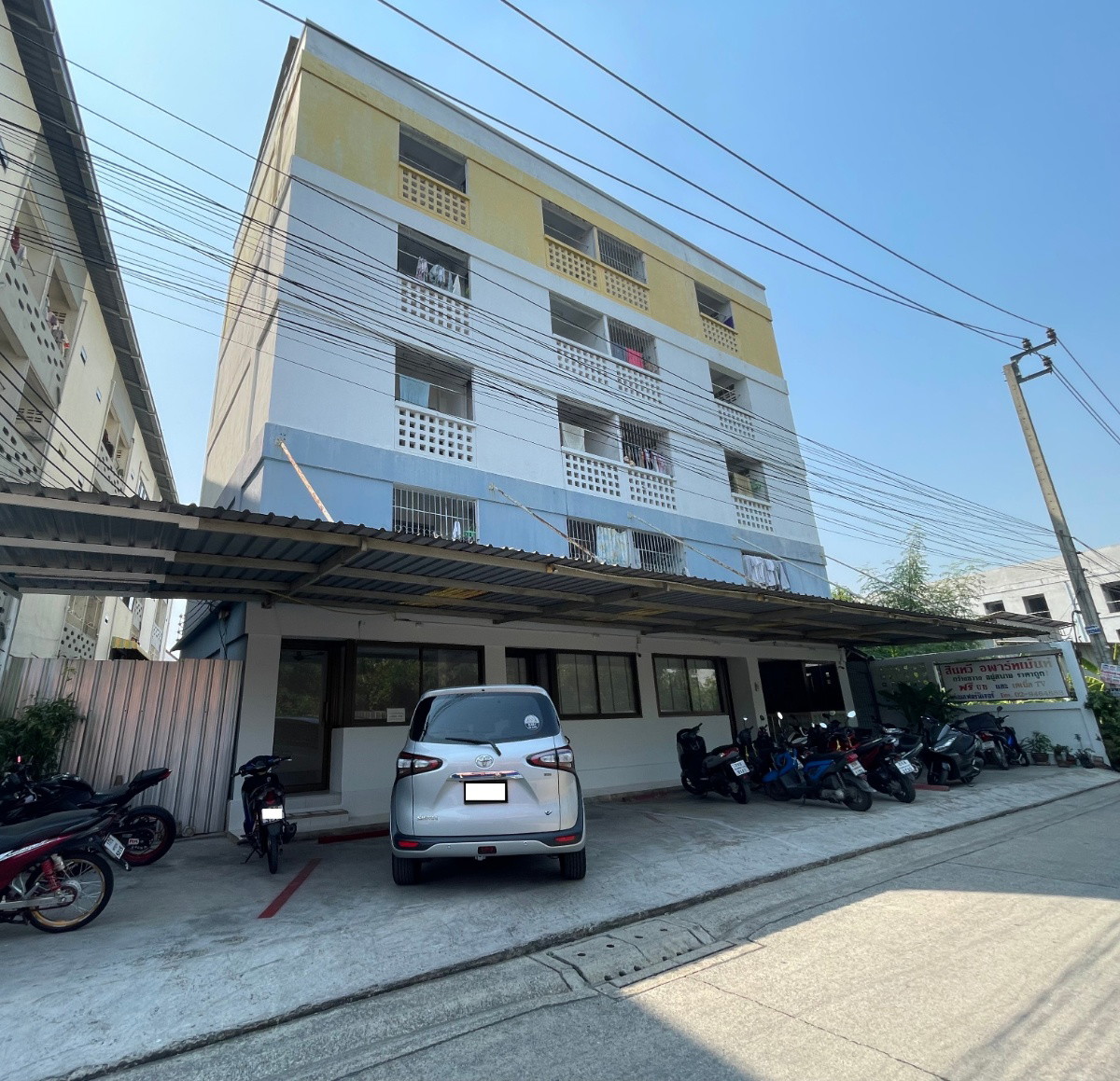 Condo · Khan Na Yao, bangkok — photo 1