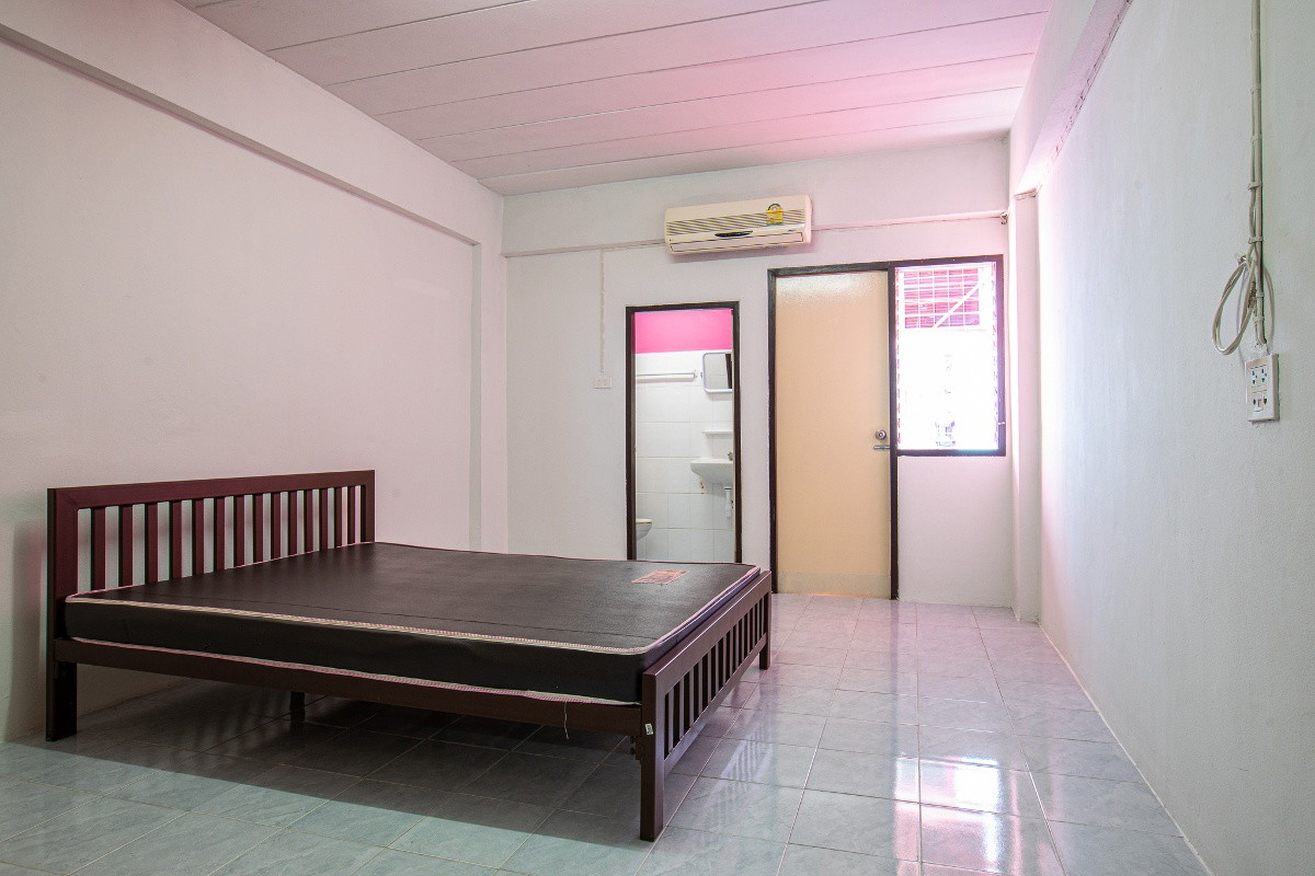 Condo · Wang Thonglang, bangkok — photo 2