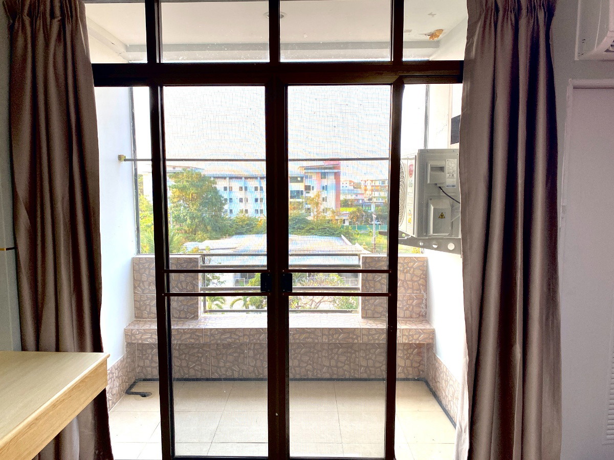 Condo — photo 3