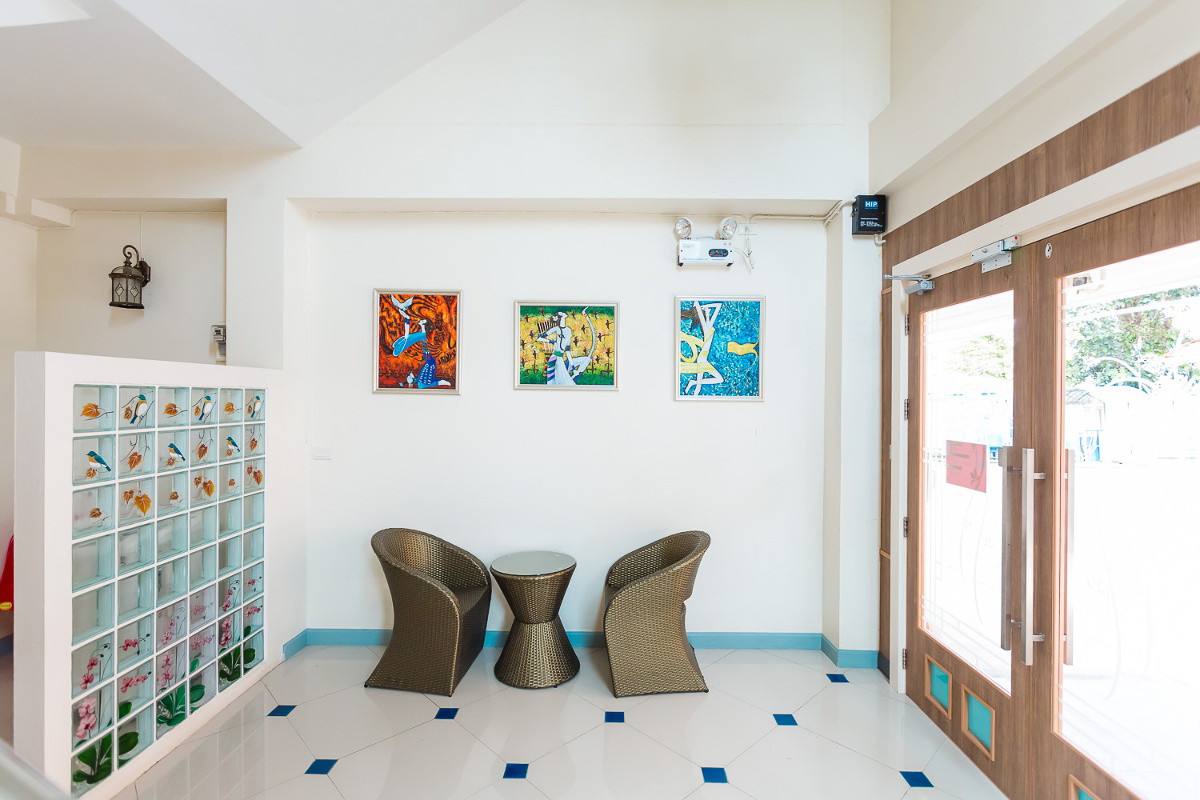 Condo — photo 2