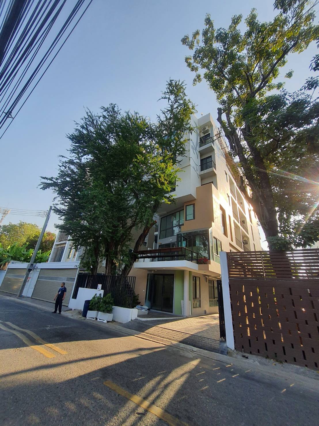 Condo · Huai Khwang, bangkok — photo 1