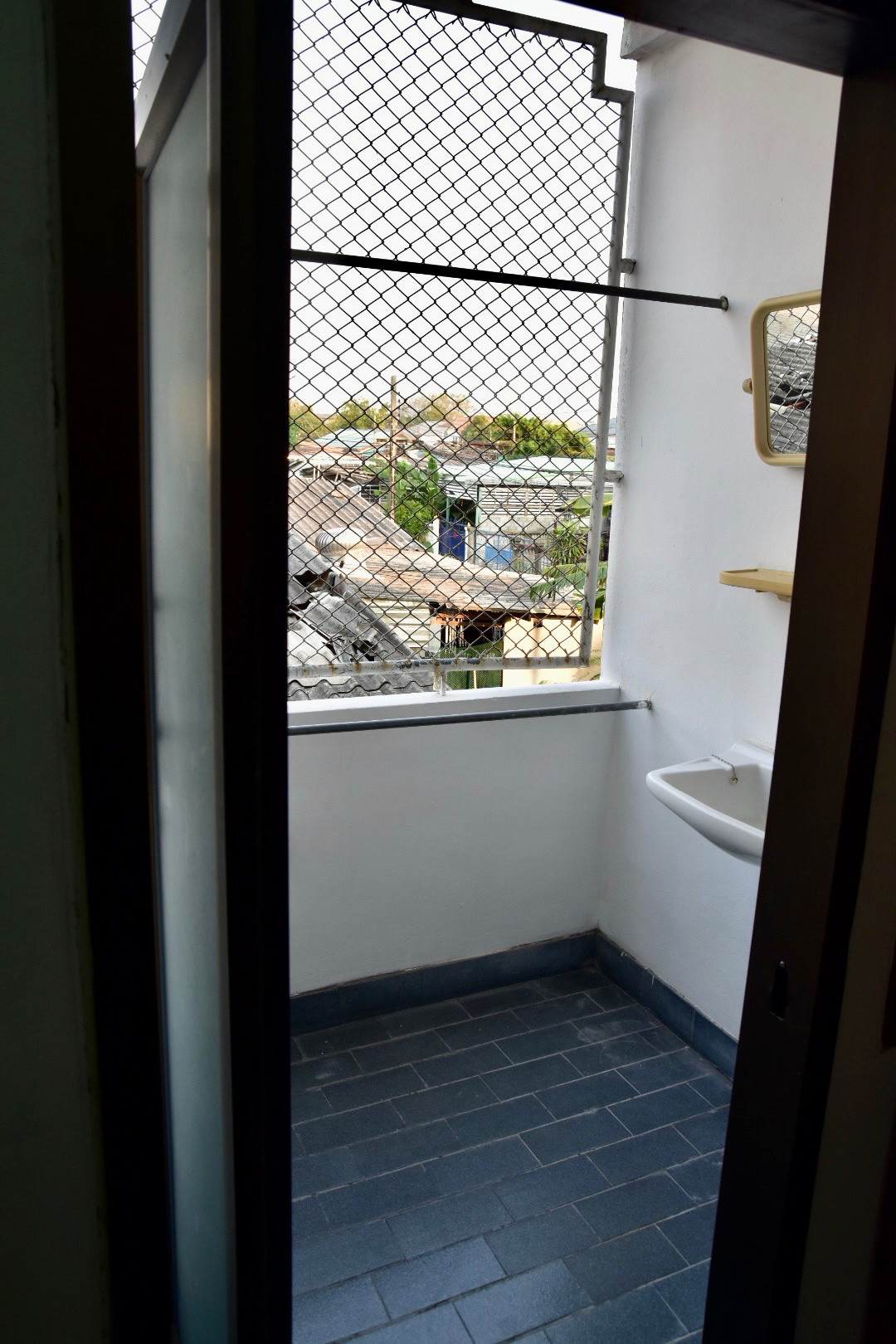 Condo · Bang Khun Thian, bangkok — photo 4