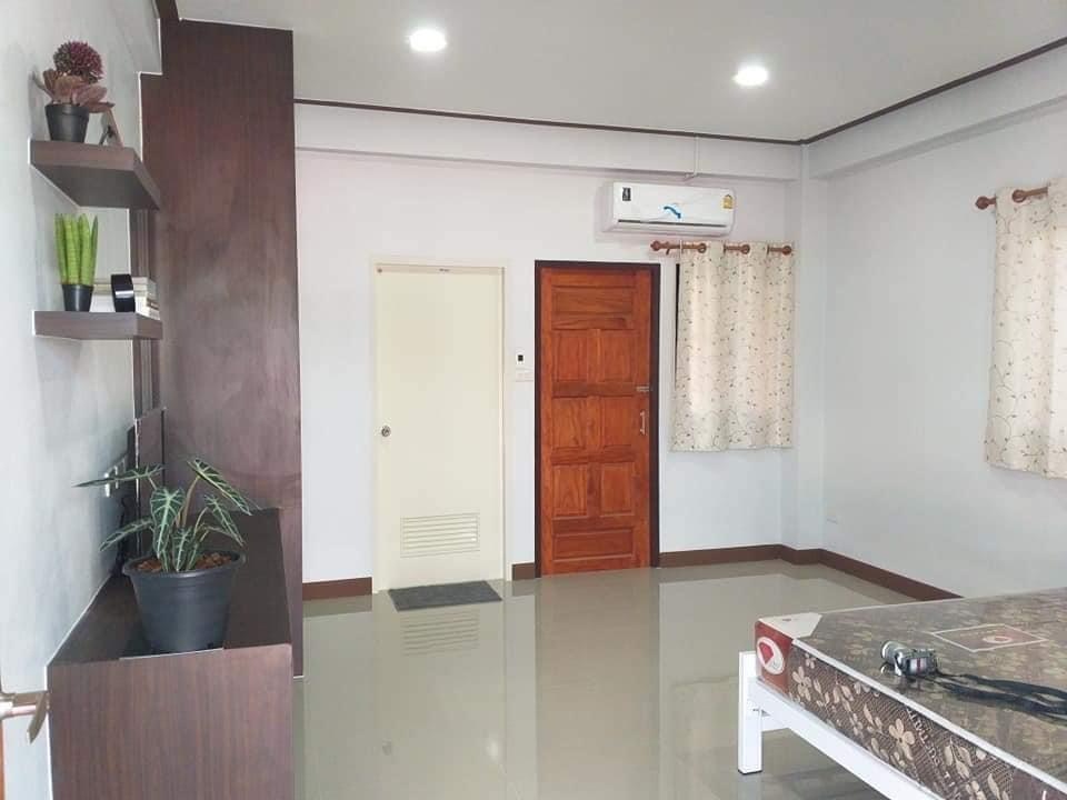Condo — photo 1