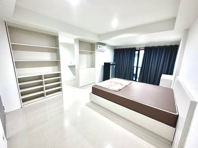 Condo — photo 1