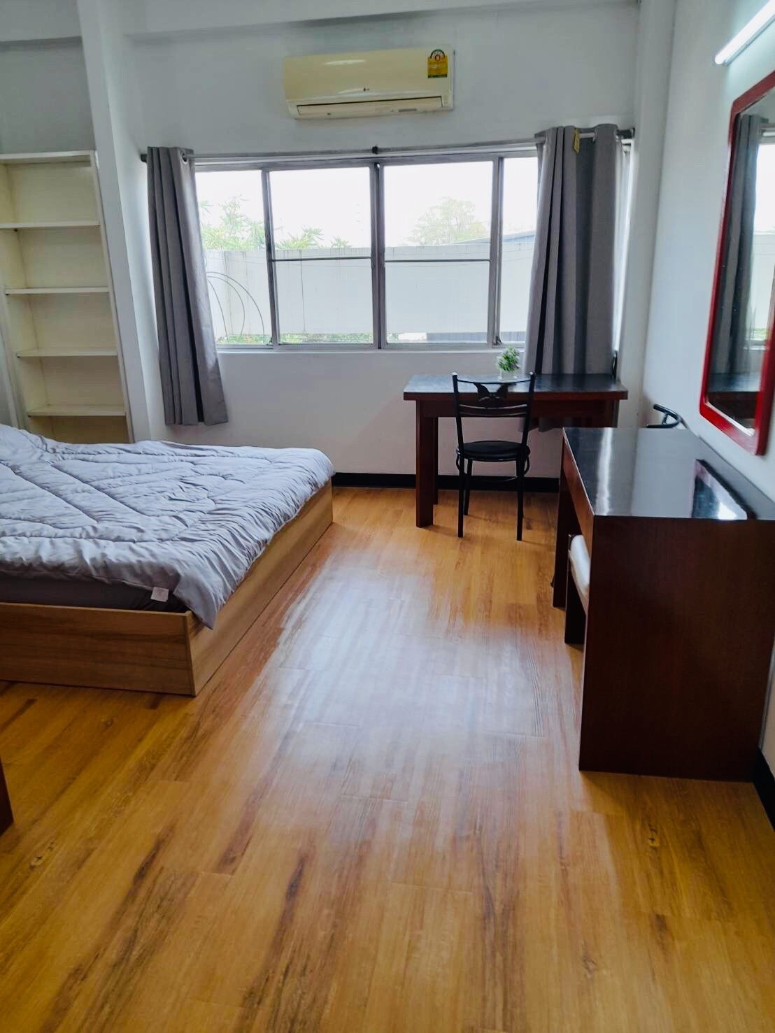 Condo · Wang Thonglang, bangkok — photo 1