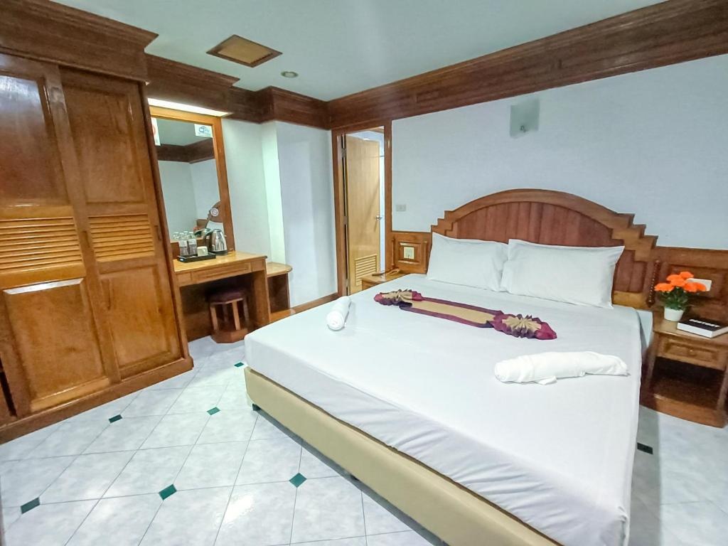 Black Pearl Patong Beachfront — photo 4