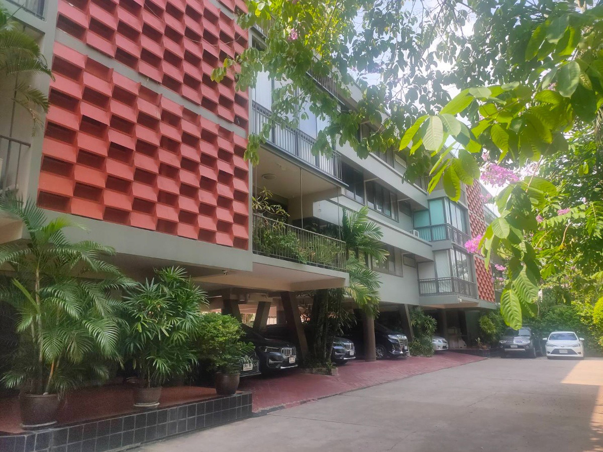 Condo · Dusit, bangkok — photo 1