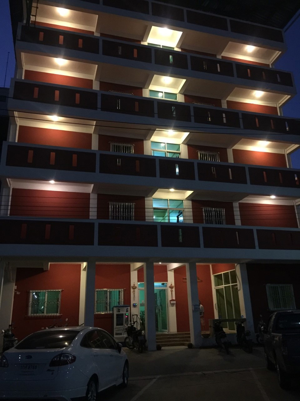 Condo — photo 1