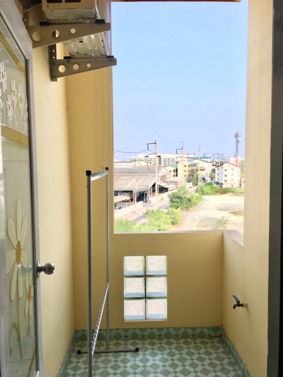 Condo — photo 3