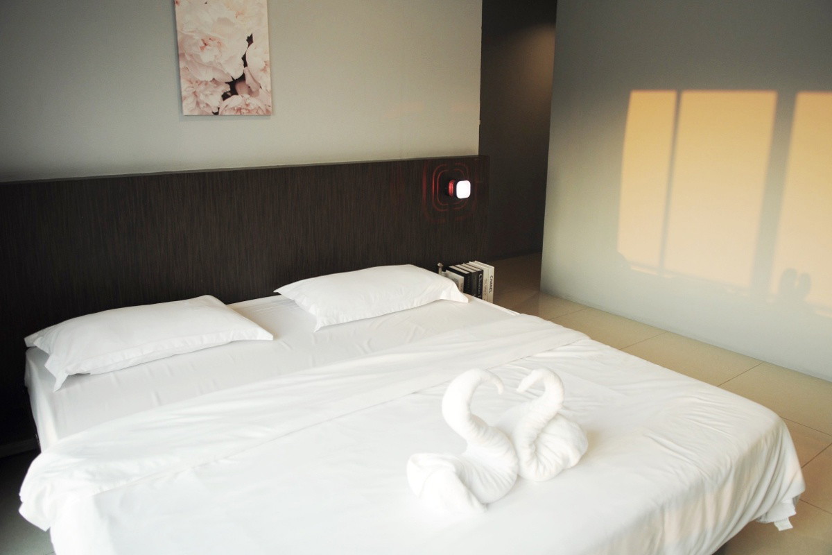 Condo — photo 2