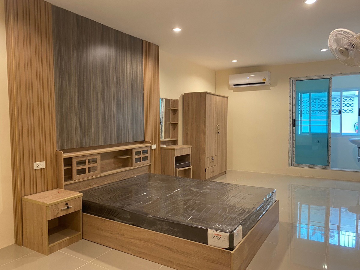 Condo · Sathon, bangkok — photo 1