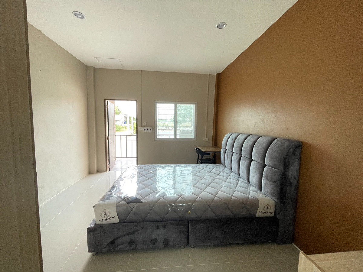 Condo — photo 1