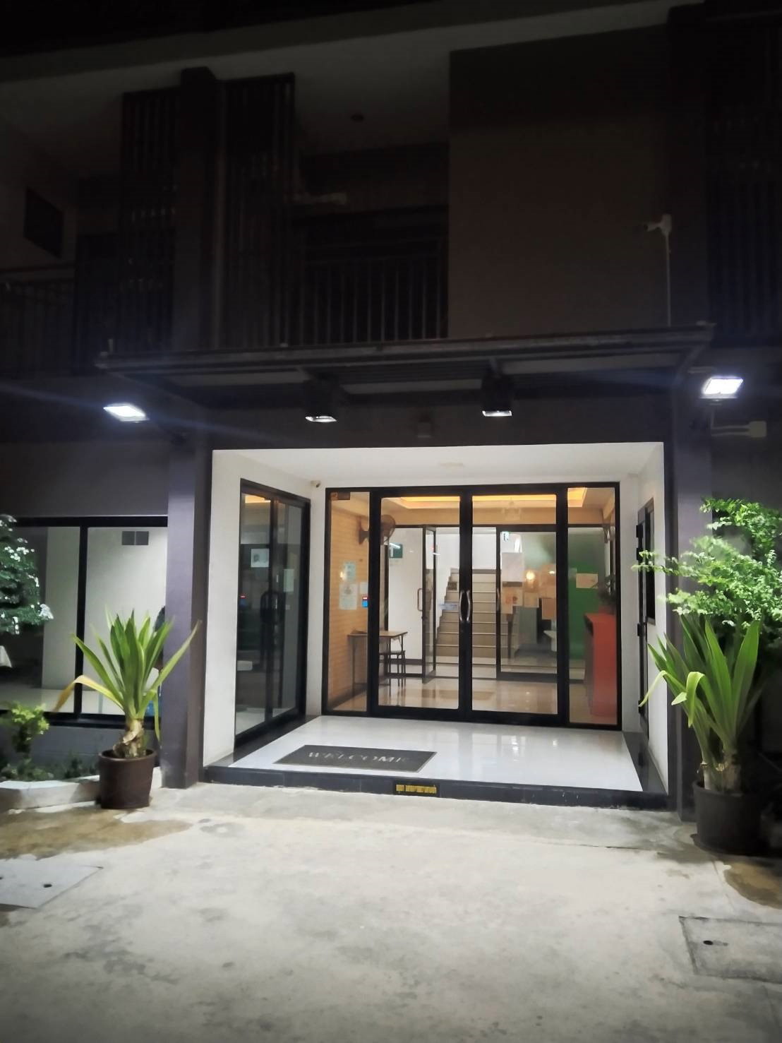 Condo — photo 2