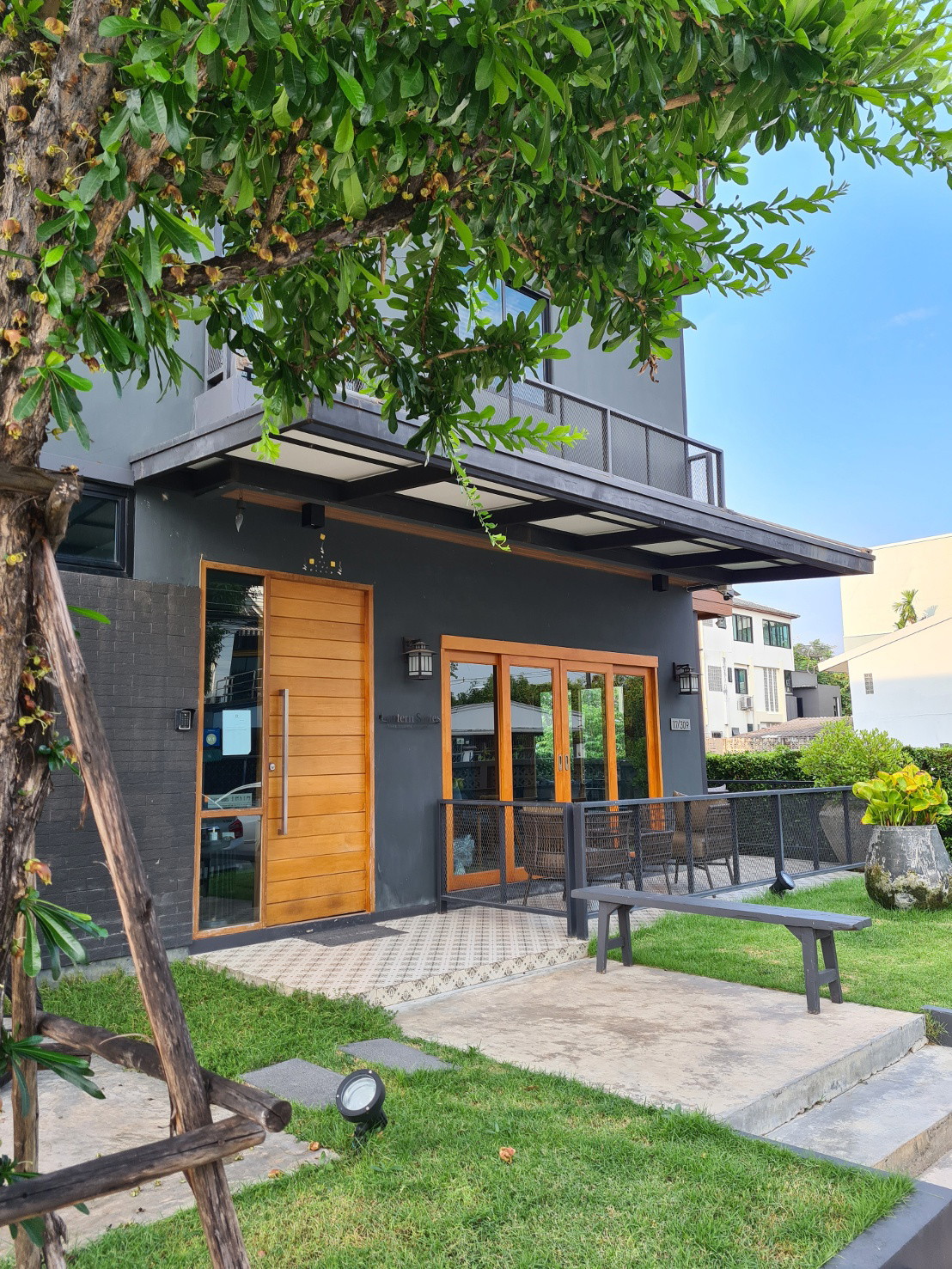 The Lantern Suites with Maid Service — photo 4