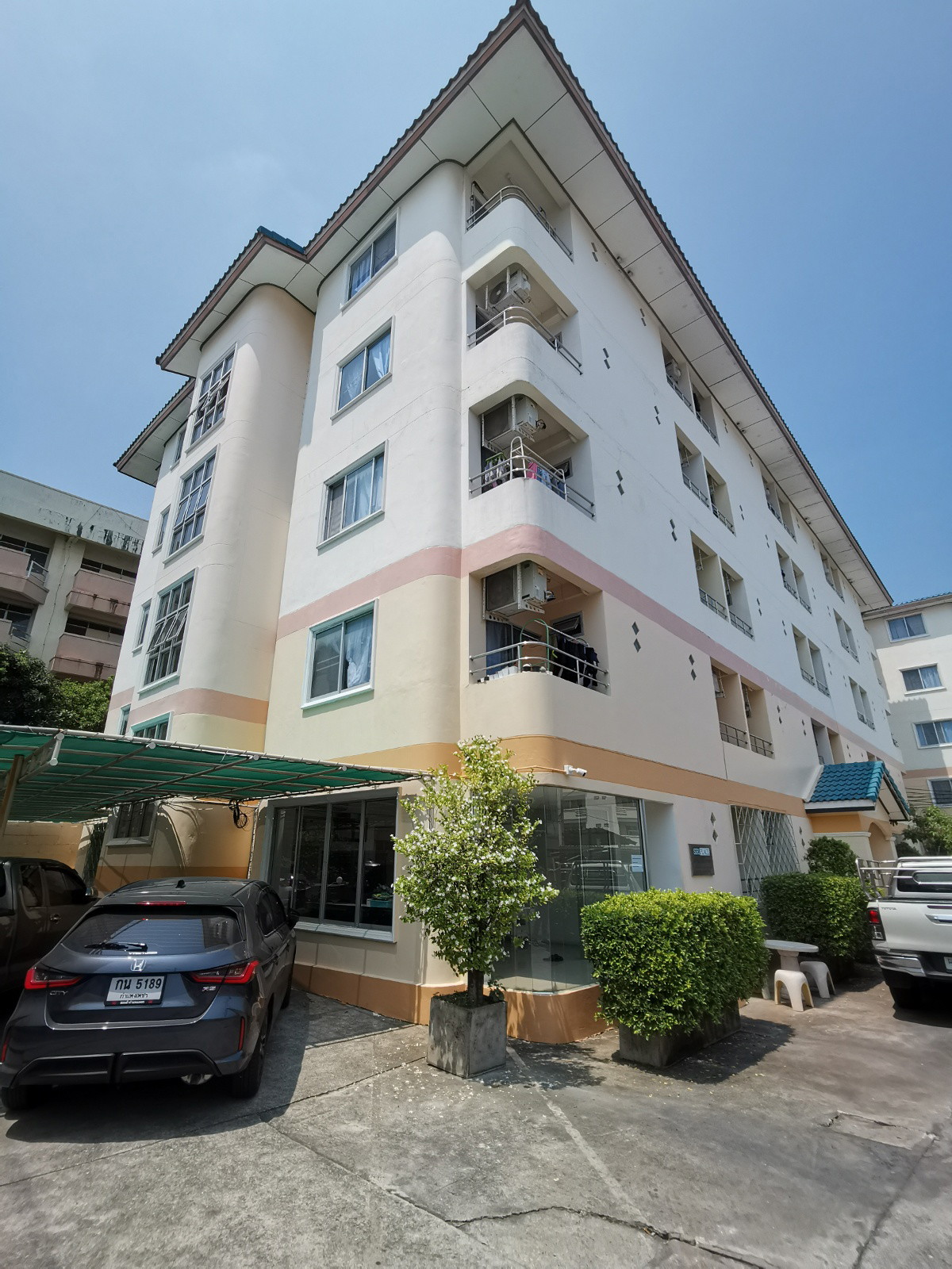 Condo · Mueang Chon Buri, chon_buri — photo 2