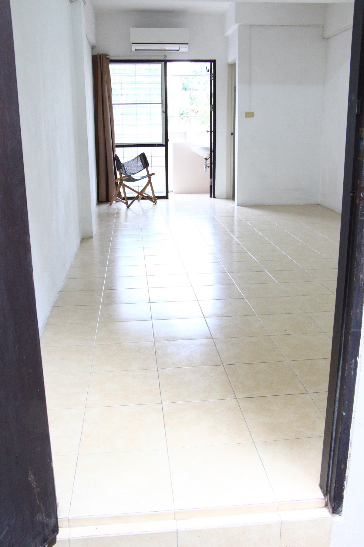 Condo · Bang Khun Thian, bangkok — photo 2