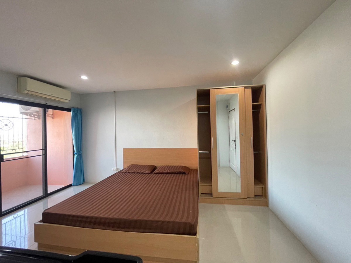 Condo — photo 2