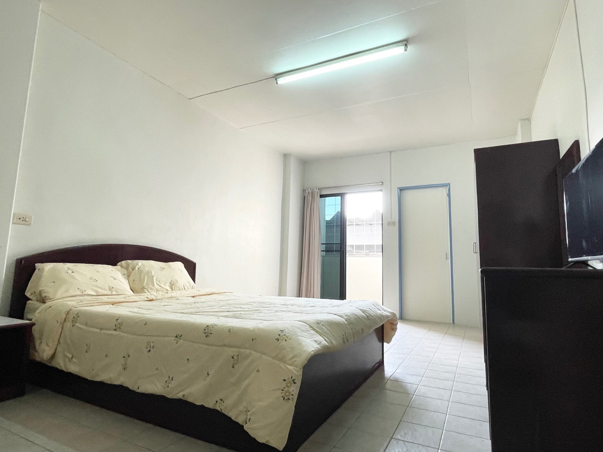 Condo · Mueang Chon Buri, chon_buri — photo 3